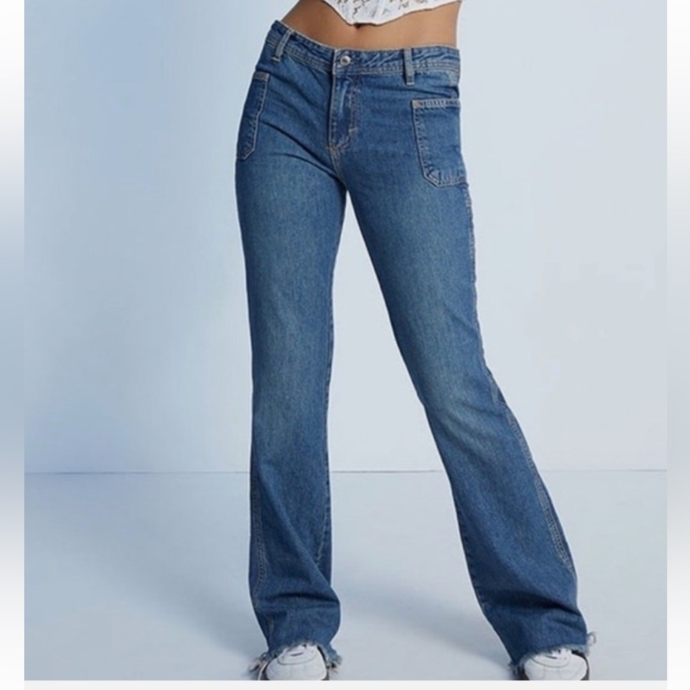 Free People We The Free Izzy Low Waisted Raw Hem Flare Jeans NWOT